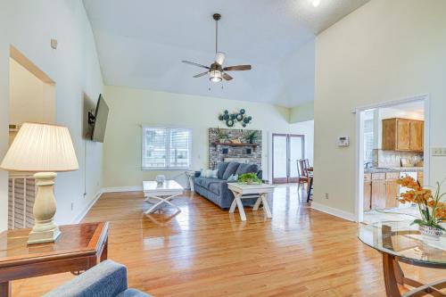 Mount Pleasant Maison | Secluded Mount Pleasant Home - 6 Mi to Beaches!