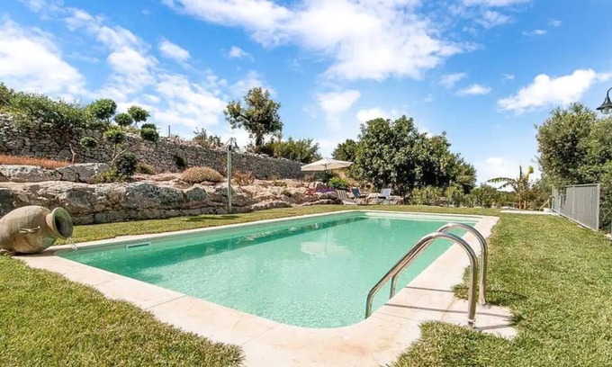 Ragusa Maison | Secluded old farmhouse with a view and pool to relax in total quiet.