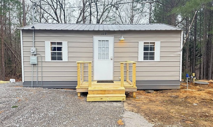Tie Plant Cabine | Secluded one bedroom cabin with large deck overlooking a wooded gully.