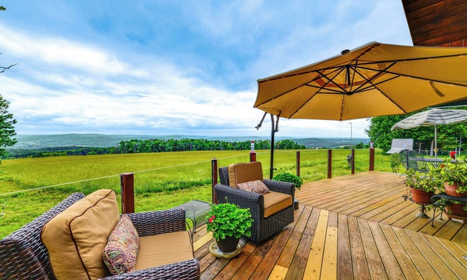 Oxford Cabine | Secluded Oxford Cabin on 75 Acres: Sunset Views!
