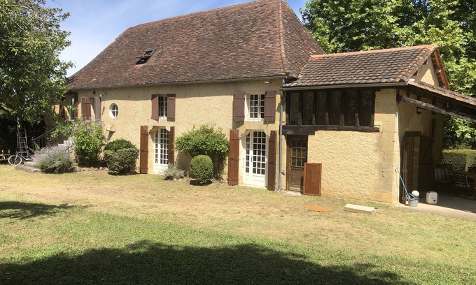 Saint-Germain-et-Mons Autre | A 300 years old farmhouse next to the Dordogne river