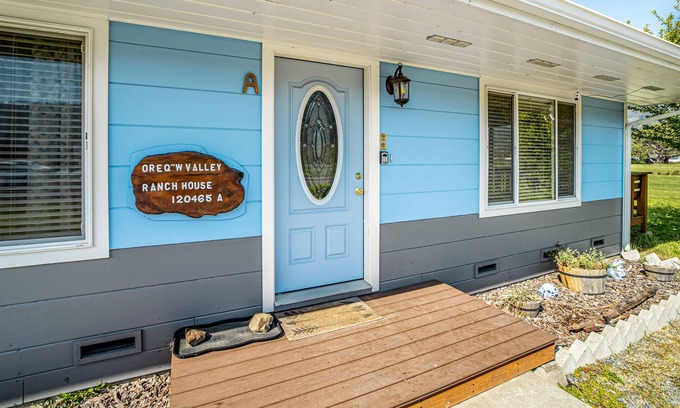 Orick Maison | Secluded retreat with easy access to town and beach, free WiFi, and deck