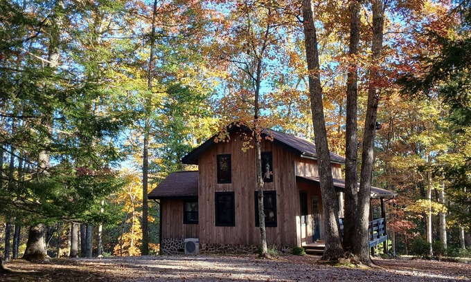 Wytheville Cottage | Rainshadow Ridge wilderness retreat fast wifi and all the comforts