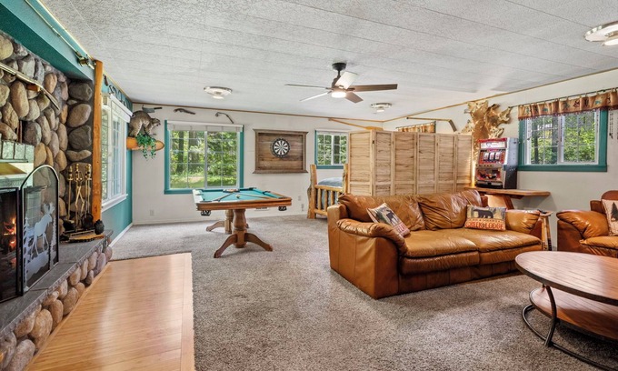 Paradise Estates Cabine | Secluded River Front Cabin @ Mt Rainier w/ Hot Tub