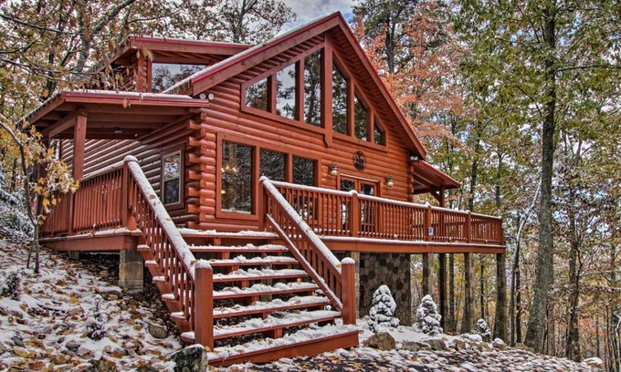 Cosby Maison | Secluded Smoky Mountain Cabin with Wraparound Deck!