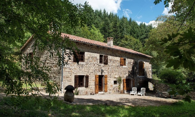 Saint-Pierre-sur-Doux Villa | Villa de charme en Ardèche avec cheminée