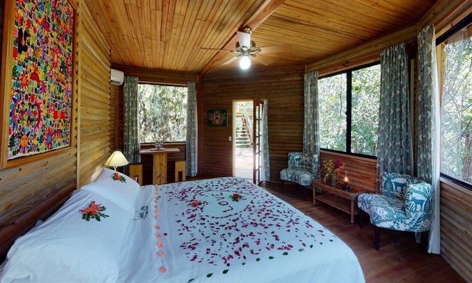 Negroman Maison | Secluded Treetop Hideaway w/ Private Second-Level Porch & Panoramic Resort Views