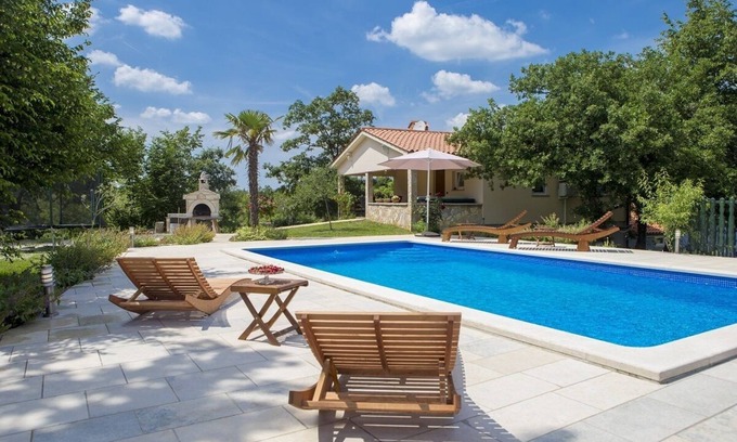 Zminj Maison | Secluded vacation house surrounded by nature