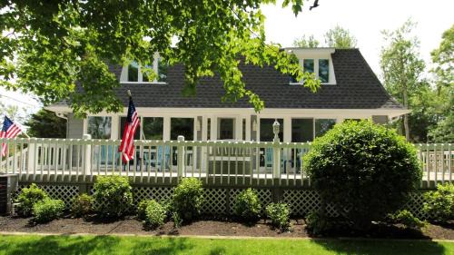 West Cape May Appartement | Second Floor Condo - Pool - 4 Bedrooms