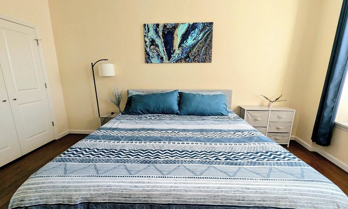 The Gate Appartement | Second Floor King Bed Apartment near at BJC- G