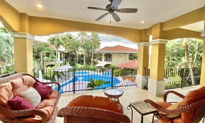 Jaco Copropriété | Condo de luxe au bord de la piscine au deuxième étage - À partir de 699Wk $ - 125 $ la nuit