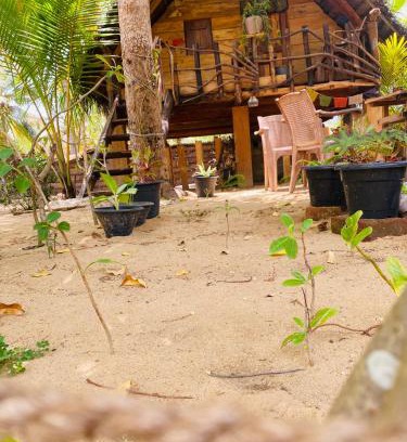 Lahugala Cabine | Secret Paradise Panama