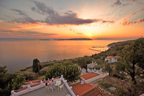 Xanthi Region Villa | Secret Sporades Panoramic Residence