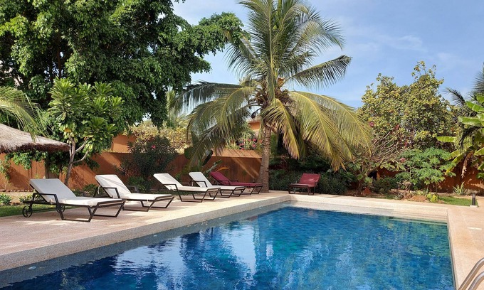 Nianing Villa | Villa sécurisée avec piscine et jardin exotique