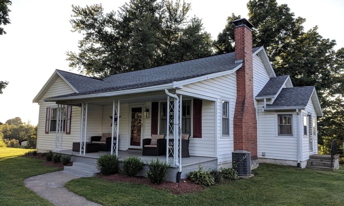 Williamstown Maison | Sunset Cottage, votre maison à 3 minutes de l'arche!