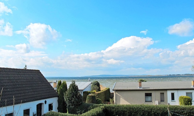 Verchen Appartement | Seeblick by Interhome