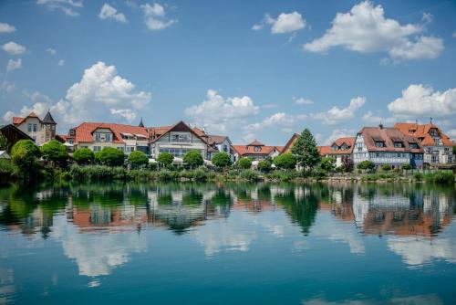Niedernberg Hôtel | Seehotel Niedernberg - Das Dorf am See