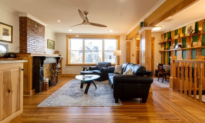 Front Park Appartement | Seeing is Billieving! Look at this luxury 2BR