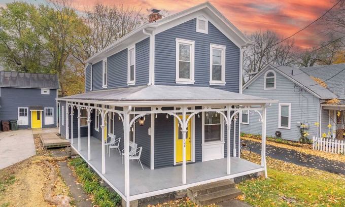 Loveland Maison | Seek Tranquility at Loveland Landing!