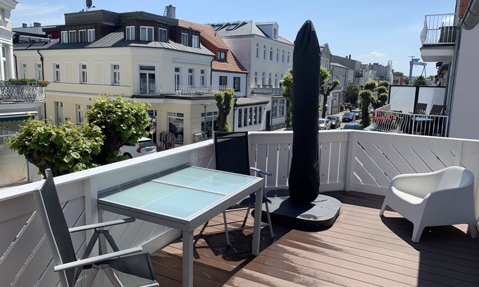 Warnemuende Appartement | « Seelenstreichler » - 58 mètres carrés avec grand balcon ensoleillé et cheminée en bois - Central