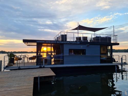 Mullrose Location De Bateaux | Seezeit im Hausboot mit Kamin & Sauna