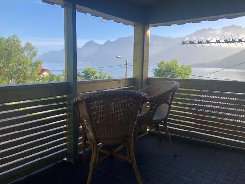 Botnhamn Cabine | Segla Guesthouse - with view of Fjord
