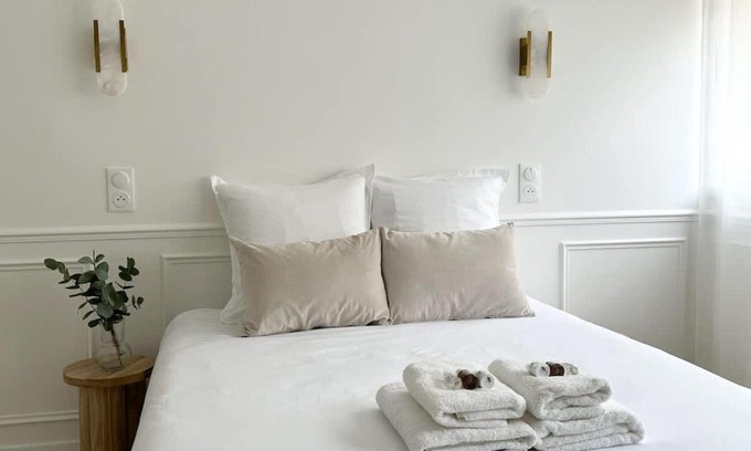 Combs-la-Ville Appartement | Sejour royale avec Netflix - Senart - 001 - 002