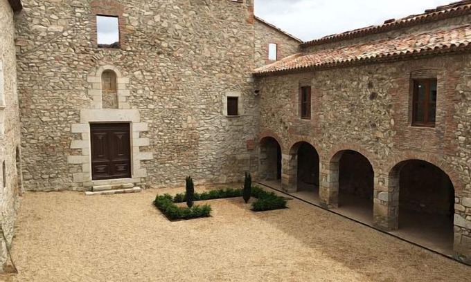 Santa Coloma de Farners Cottage | Gîte Monestir de Sant Salvi pour 26 personnes