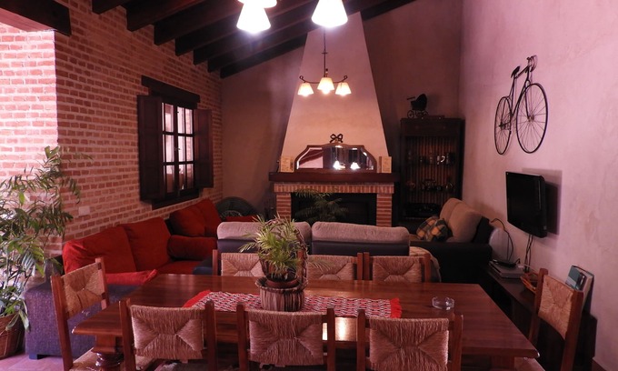 San Carlos del Valle Cottage | Gite Vallehermoso pour 12 personnes