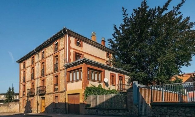 Banos de Rio Tobia Cottage | Gîte La Solana pour 12 personnes