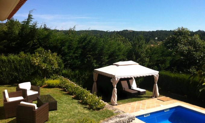 Tomino Cottage | Gîte Lar da Vieira pour 11 personnes
