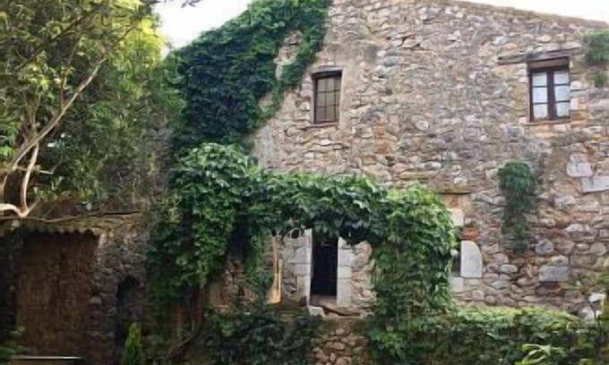 Vilanant Cottage | Belle ferme avec jardin et piscine pour 16 personnes, idéal famille et amis
