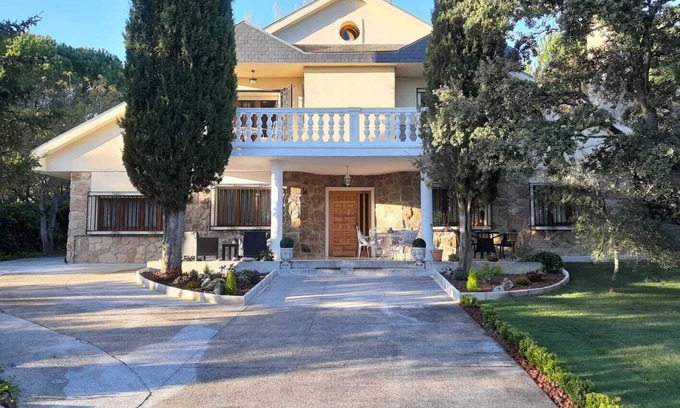 Alpedrete Cottage | Gîte Robertina pour 12 + 2 personnes max