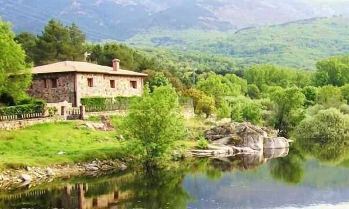 Navaluenga Cottage | Gîte Venero Claro, Agua Clara y la Fontana pour 27 personnes