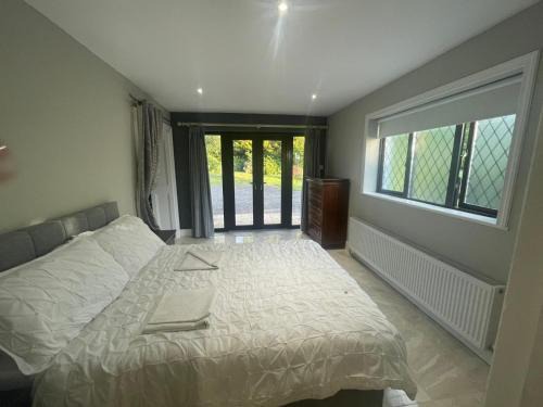 Gorey Maison | Self Contained Ensuite Double Room With Private Sitting Room