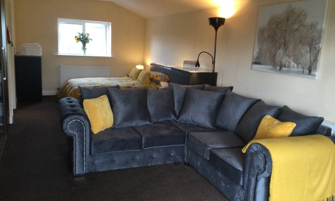 Brierfield Appartement | Self contained annex with private hot tub and beautiful views