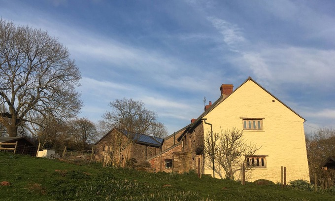 Llanvetherine Maison | Appartement indépendant sur une ferme biologique paisible dans une belle campagne.