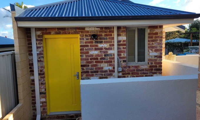 City Centre Maison | Self-Contained Garden Retreat – Quiet, Sunny, and Fully Equipped