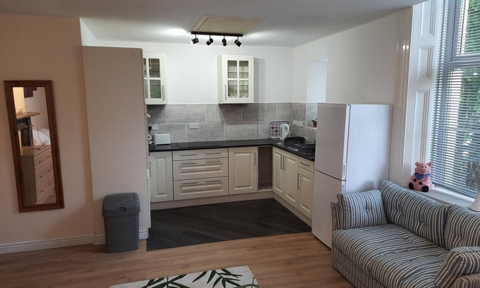 Winterton-on-Sea Appartement | Self Contained Studio Flat in Winterton Hall