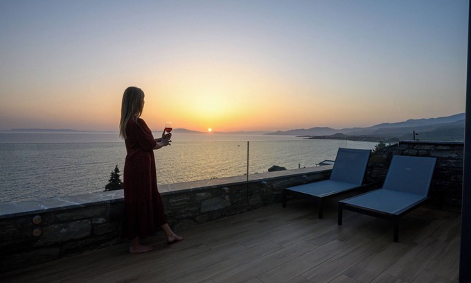 Lefktron Hôtel | SELINI Penthouse Suite, Mani Suites