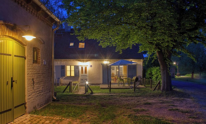Paewesin Maison | Semi-detached house on the lake with small garden surrounded by nature