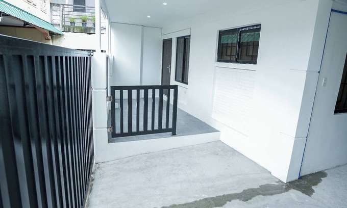 Las Pinas Maison | Semi-detached newly renovated home in a friendly neighborhood