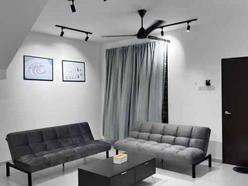 Senai Maison | Senai 14pax The Joyous Home Pooltable nr Airport JPO by Ourstay