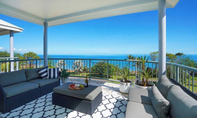 Rapid Creek Appartement | Sensational Sunsets | Ocean Views from Top Floor