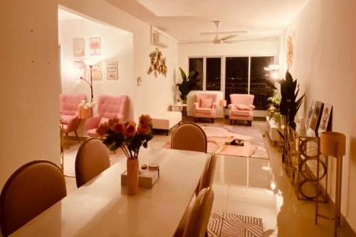 Ijok Appartement | Sentrovue B Pink House