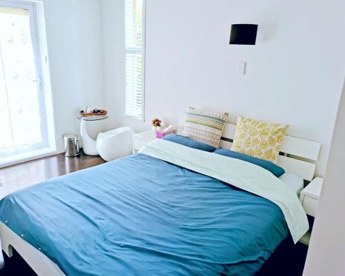Forrest Hill Maison | Separate Entry Guest Room with Private Bathroom in Forrest hill