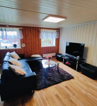 Egersund Appartement | Separate floor in a private house with a private entrance