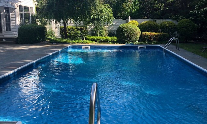Remsenburg Maison | September is the best time in the Hamptons. Gorgeous property-Pool & Tennis.
