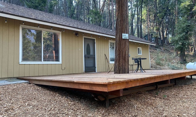 Posey Cabine | Sequoia National Forest CabinM