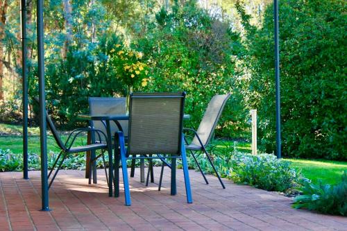 Wooragee Maison | Serena Cottages Beechworth - Your Country Getaway - 1